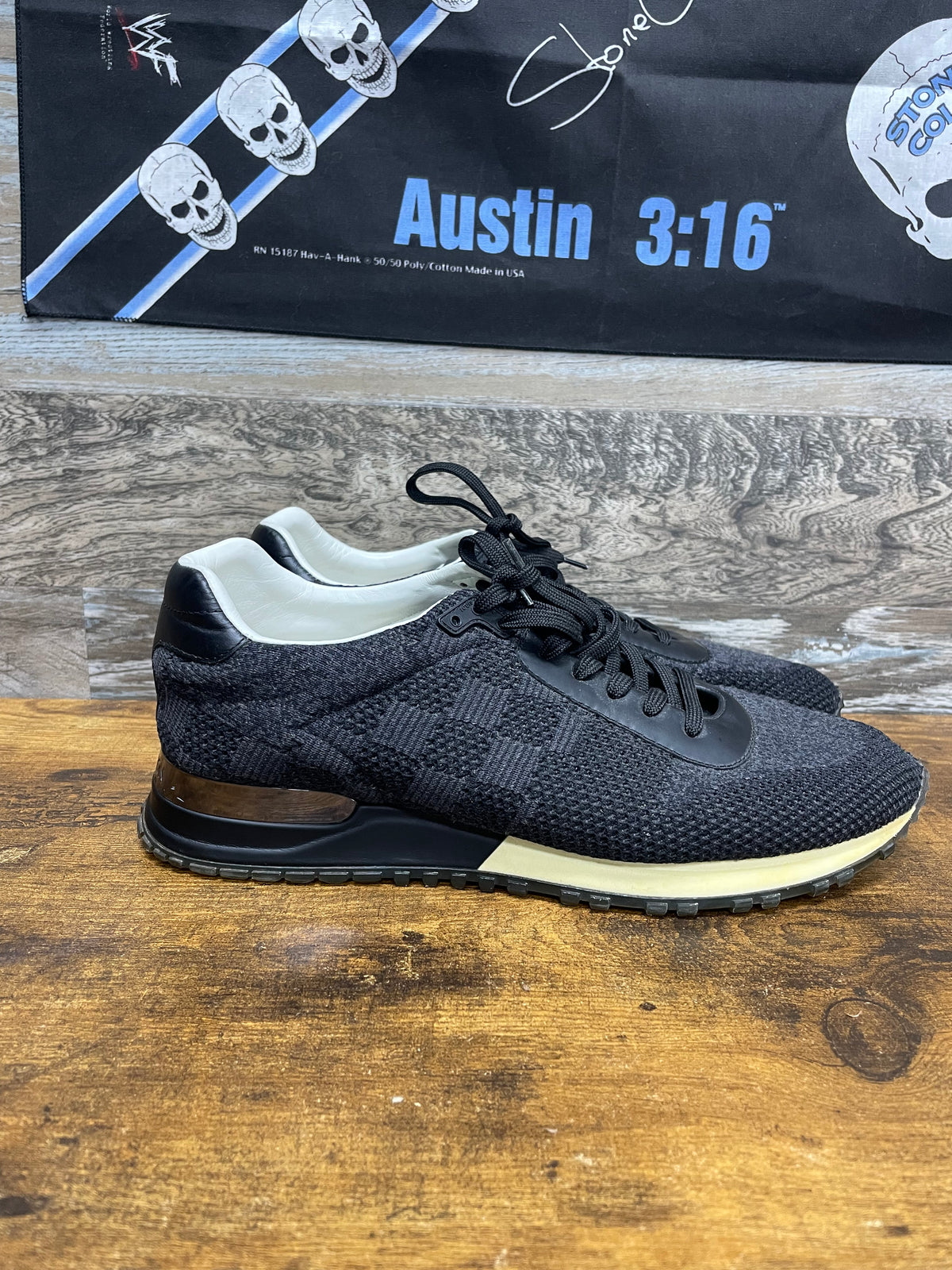 7 - Louis Vuitton Knit Louis Vuitton Run Away