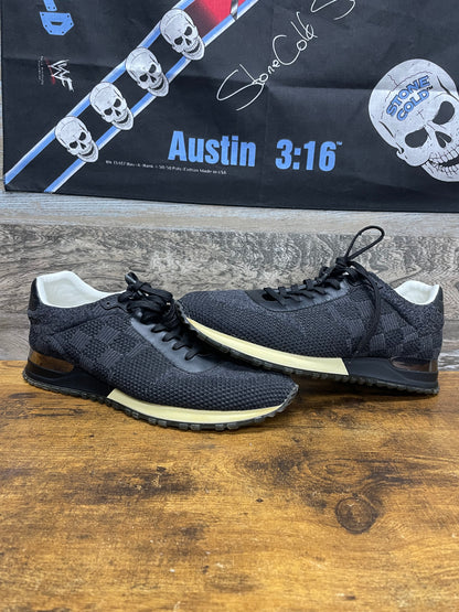 7 - Louis Vuitton Knit Louis Vuitton Run Away