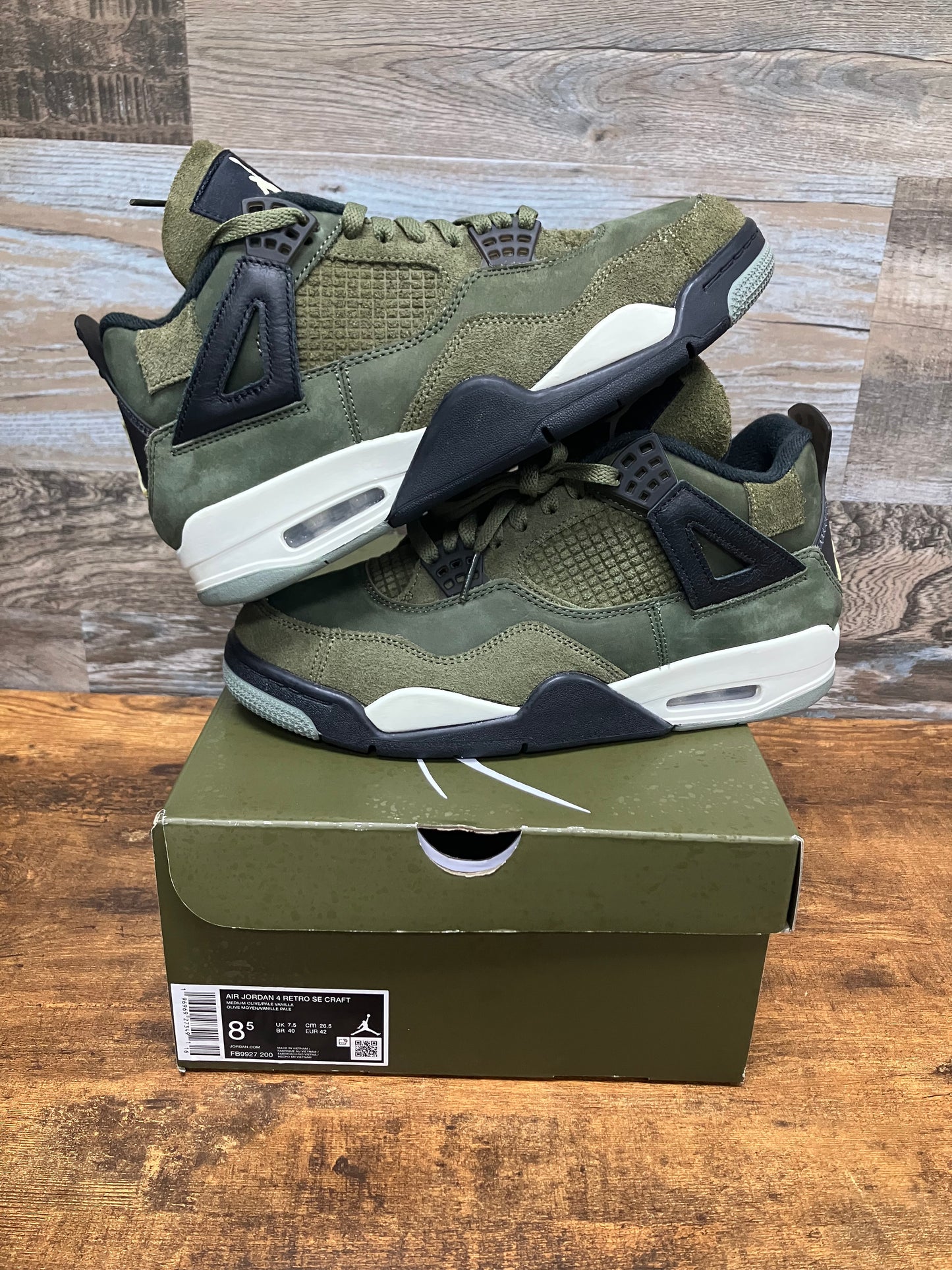Air Jordan 4 Craft Olive Size 8.5