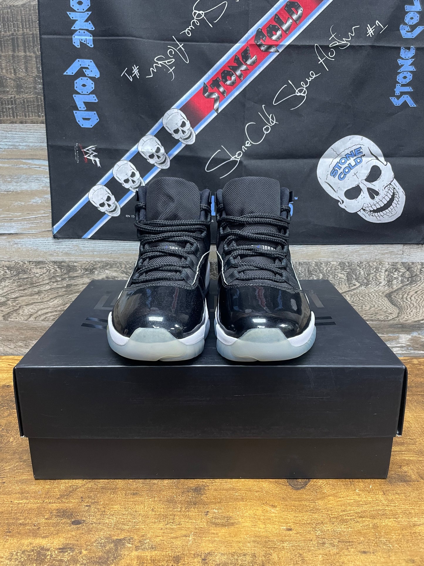 Air Jordan 11 "Space Jam" sneaker 9.5