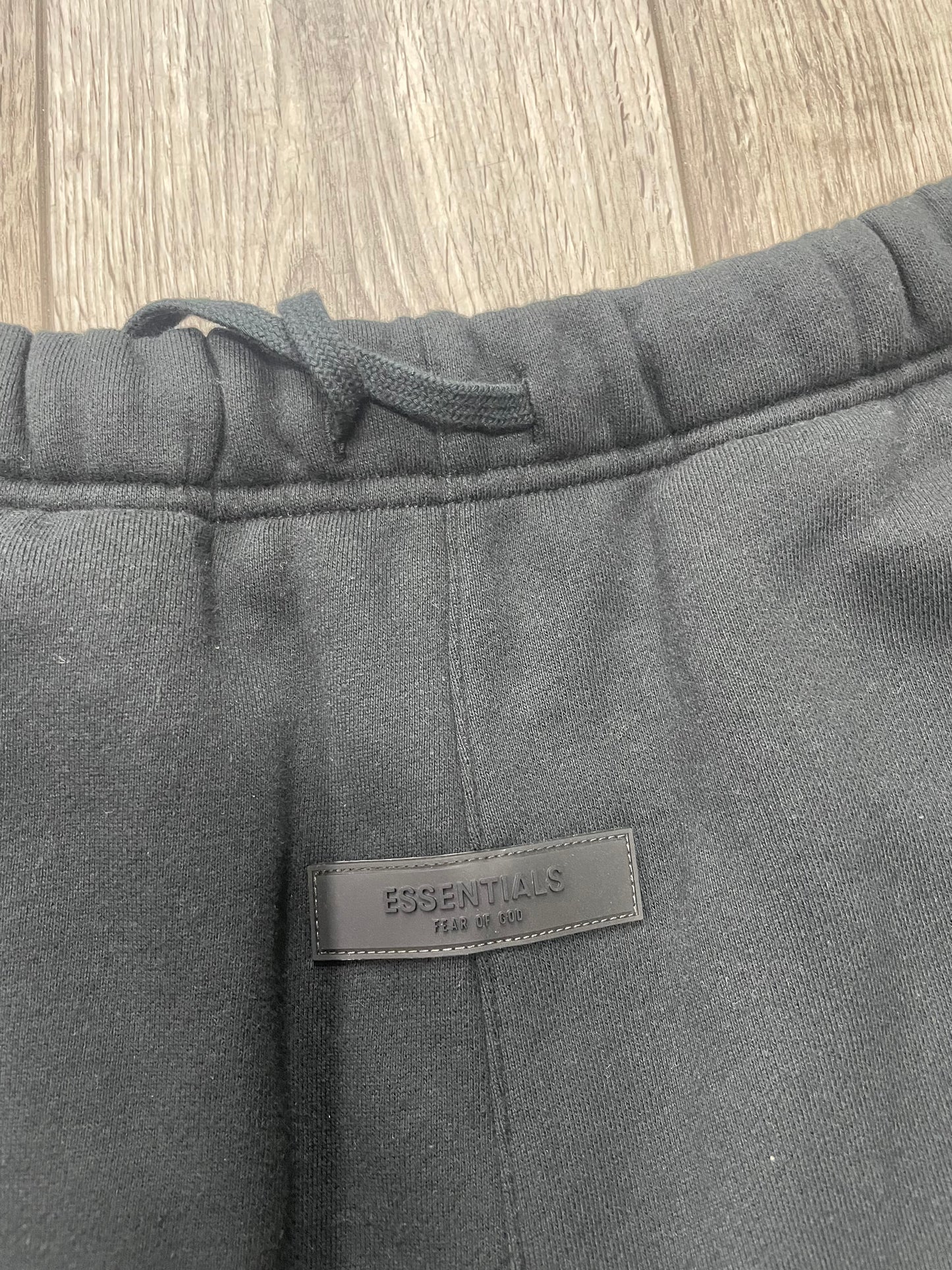 M-Fear of God Essentials Stretch Limo Sweatshort