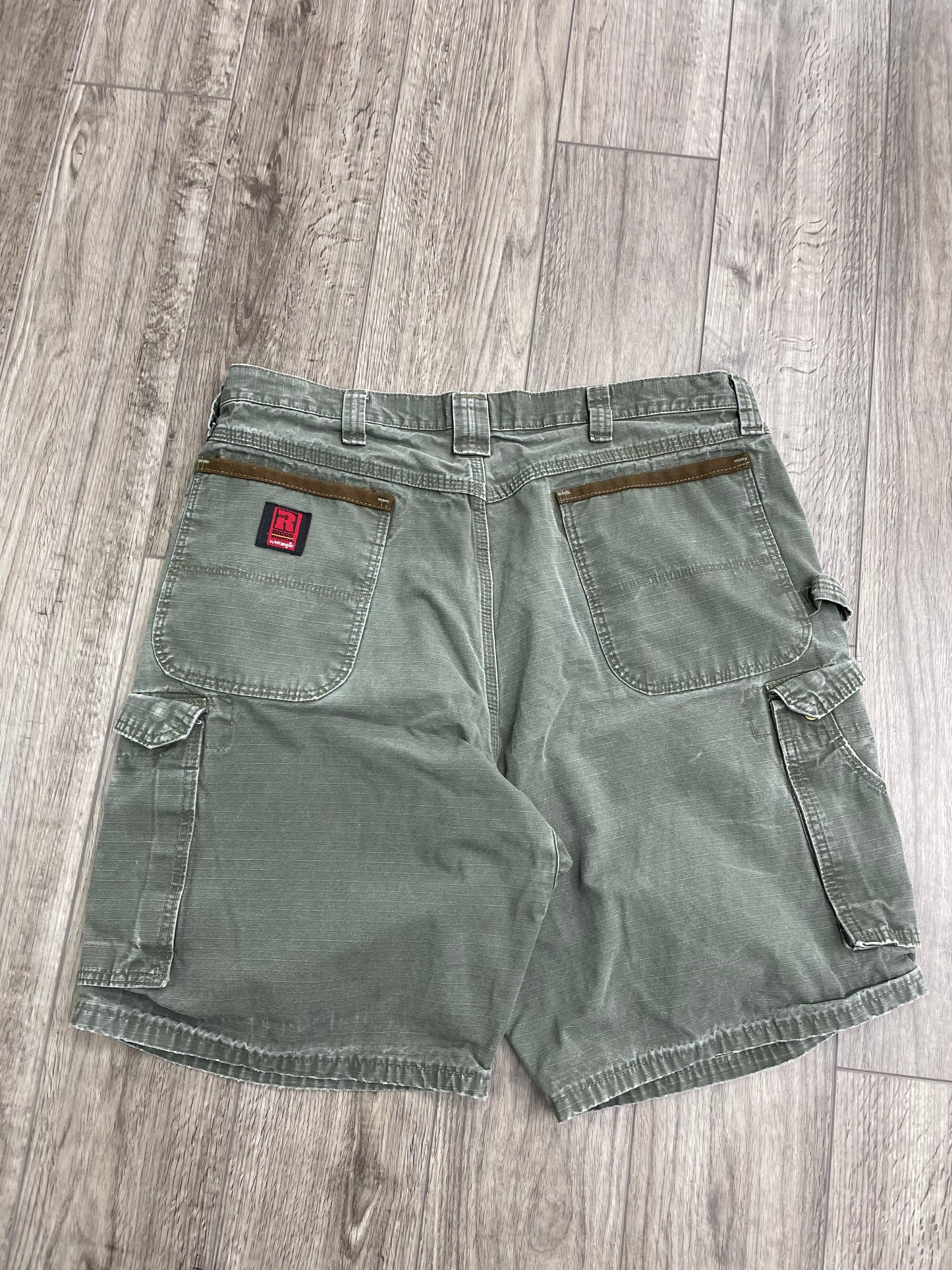 Wrangler Riggs Ripstop Olive Green Cargo Shorts Size 38