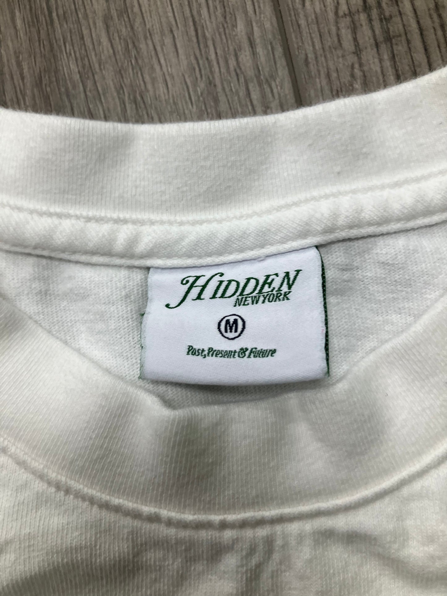 Hidden NY Women Tee Size M