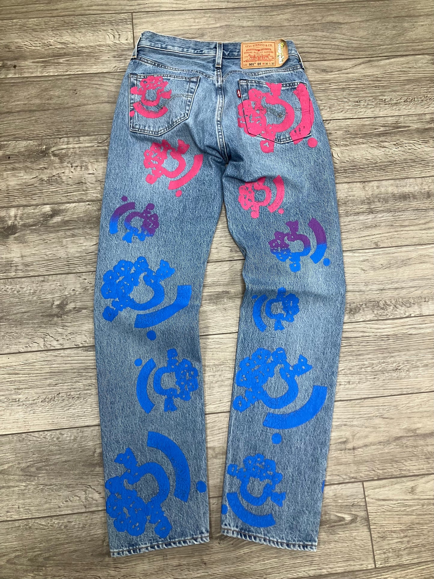 30-Levi’s Denim Tears Bstroy 501 jeans