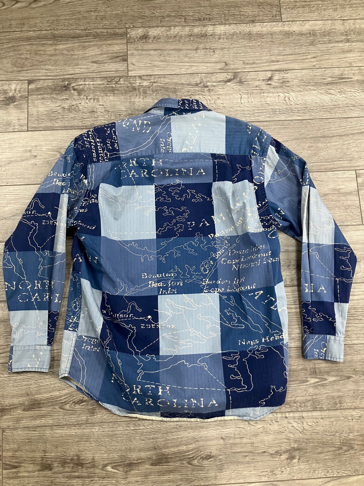M-Nautica map Button up
