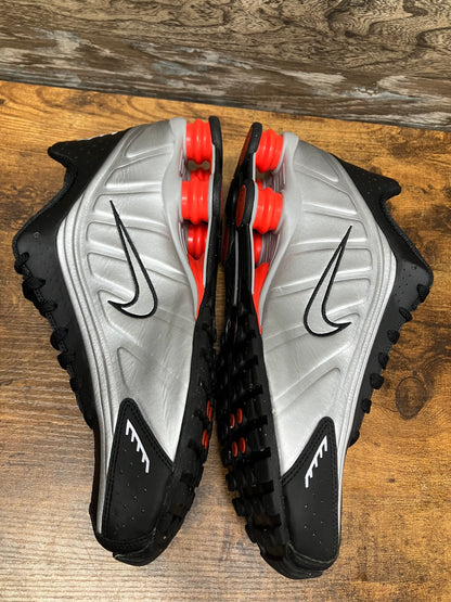11-Nike Shox R4 black metallic