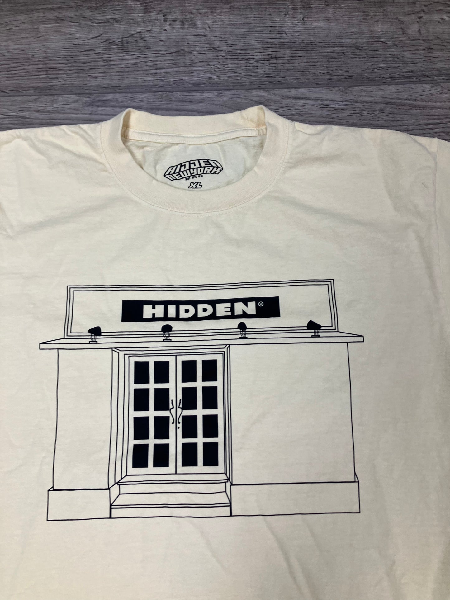 Hidden NY Storefront Tee Size XL