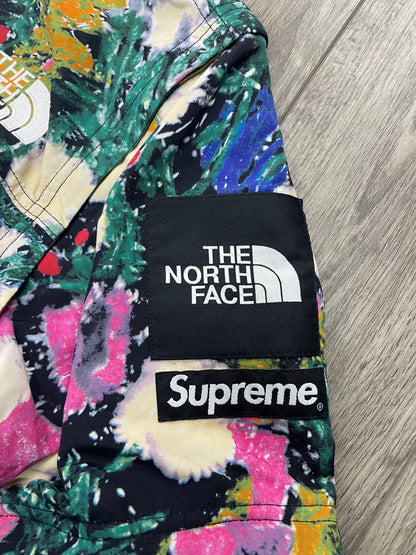 M-Supreme The North Face Trekking Convertible Jacket