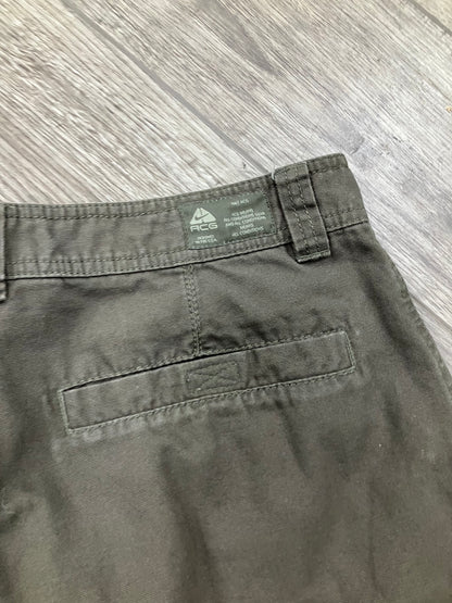 Vintage Nike ACG Cargo Shorts Sz 33
