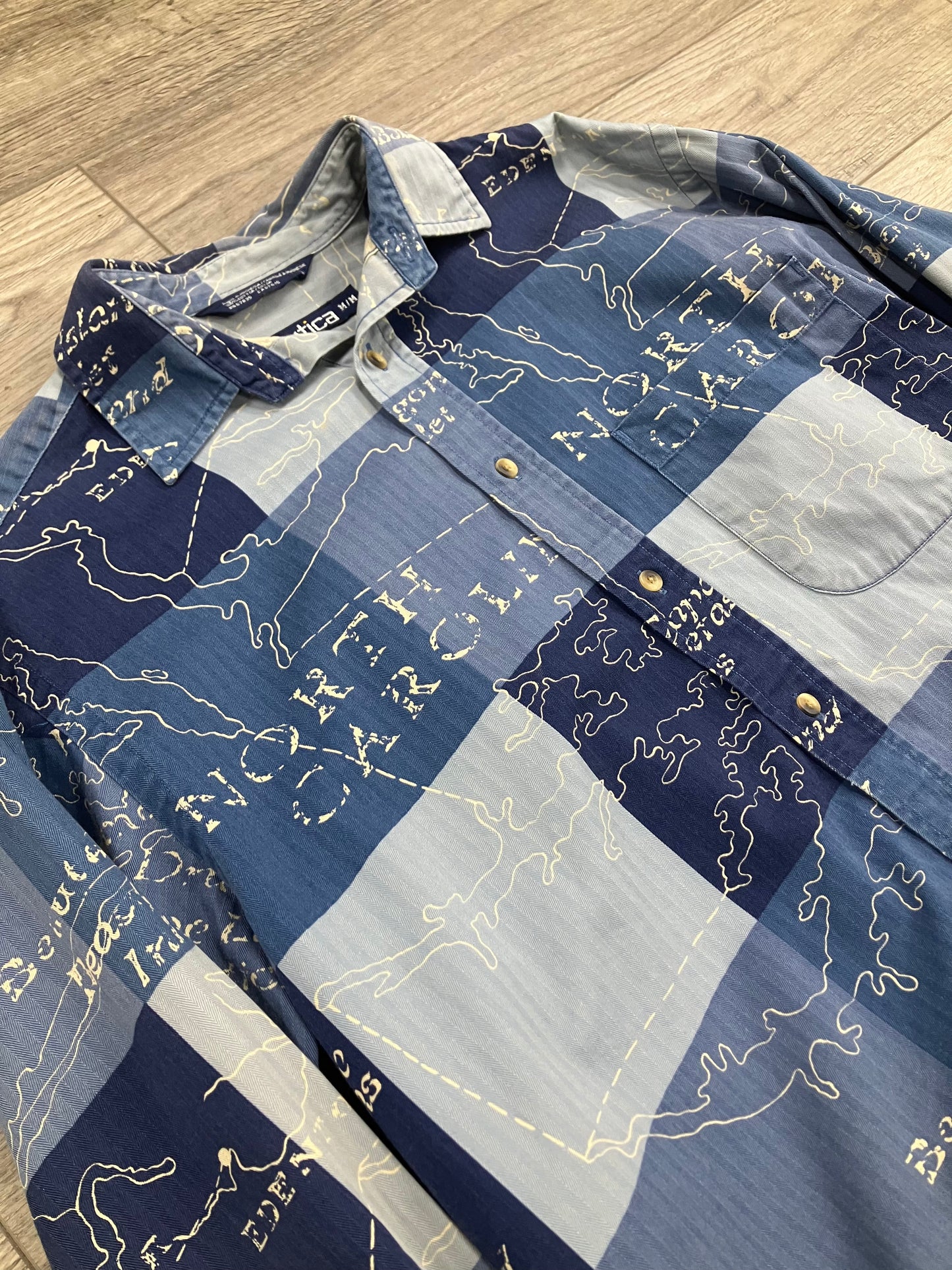 M-Nautica map Button up