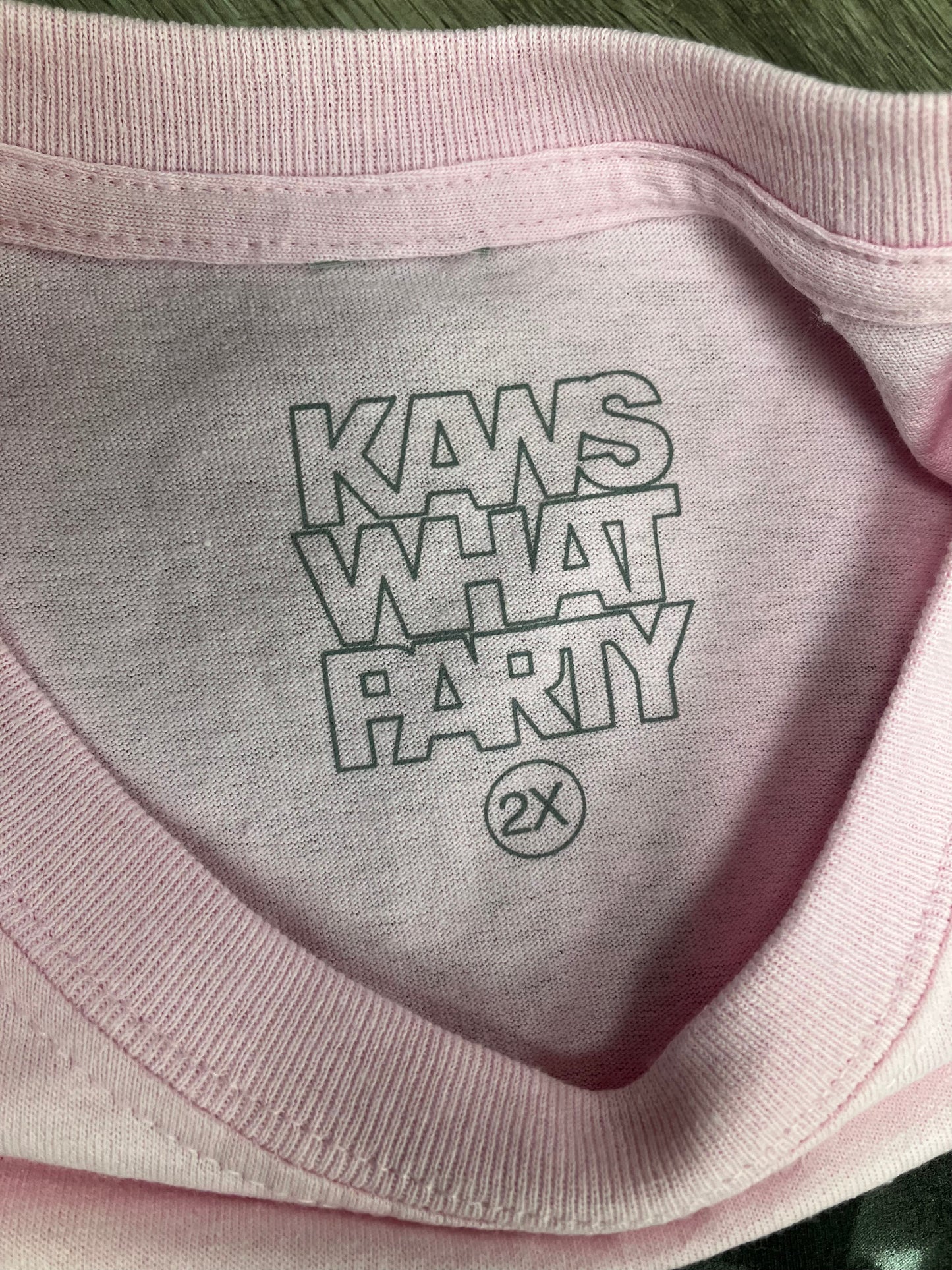 XXL-Kaws Party Pink Tee