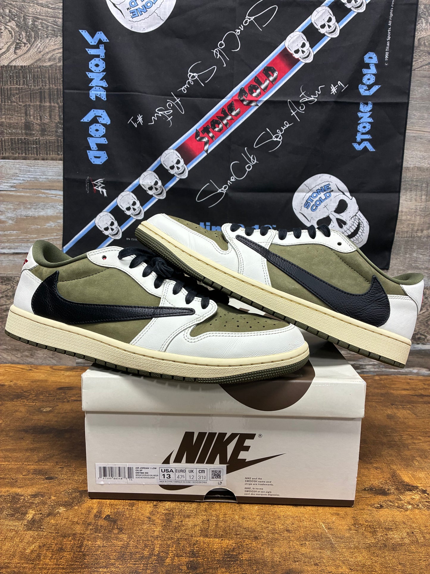 13 - Air Jordan 1 Low Travis Scott Medium Olive