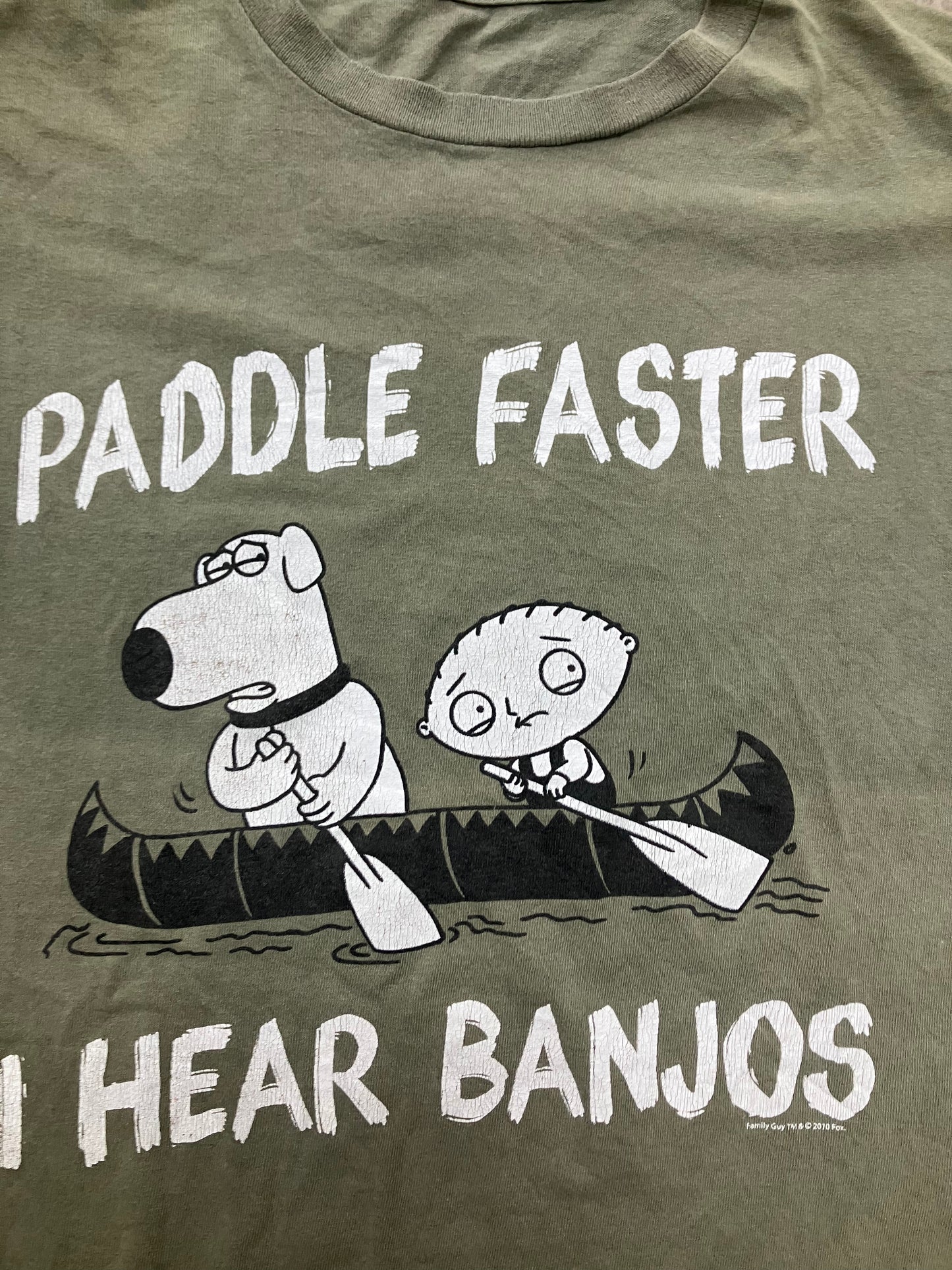 Family Guy “Paddle Faster I Hear Banjos” Tee Size M