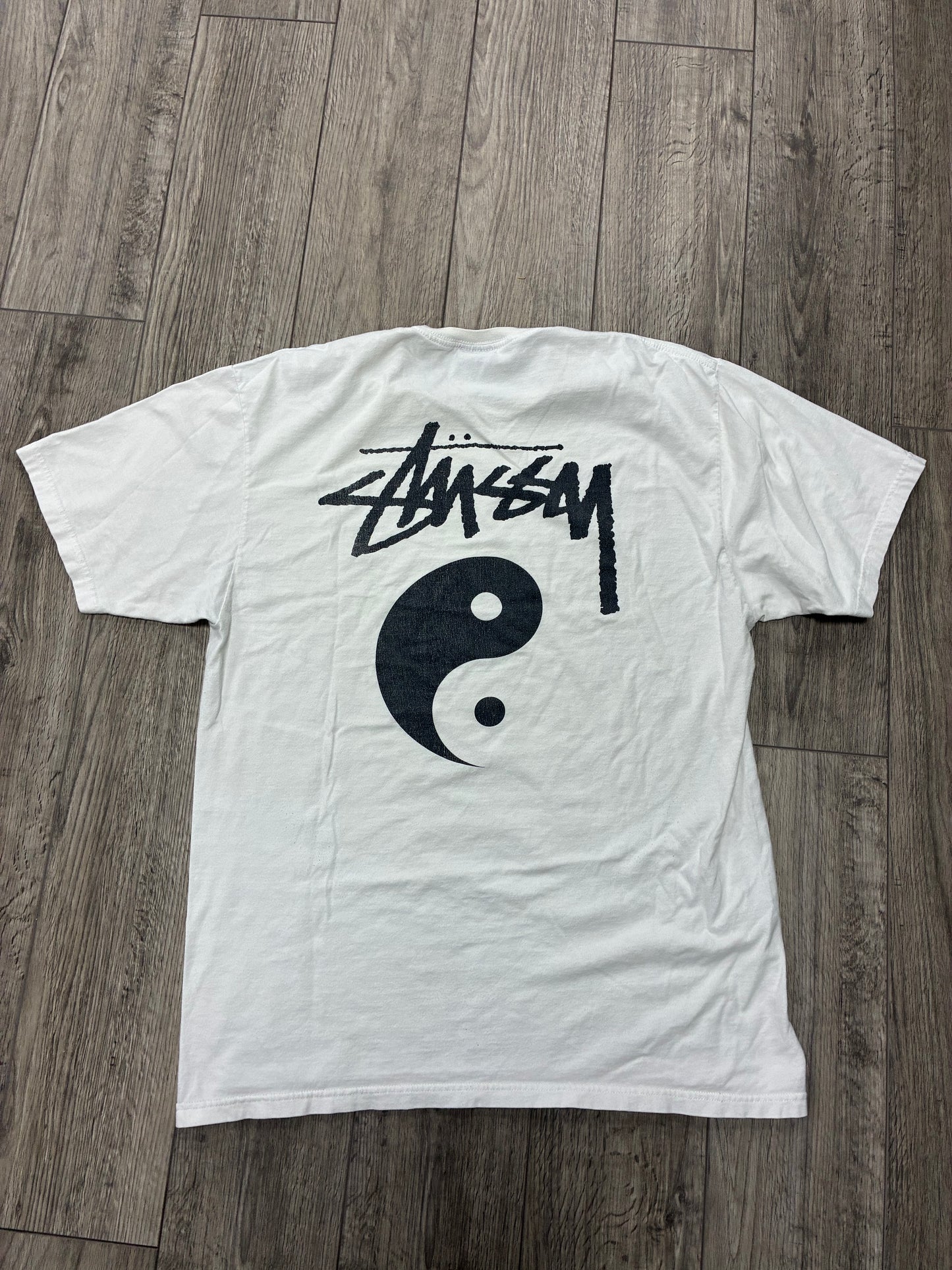 L - Stussy Ying-Yang Graphic White T-Shirt