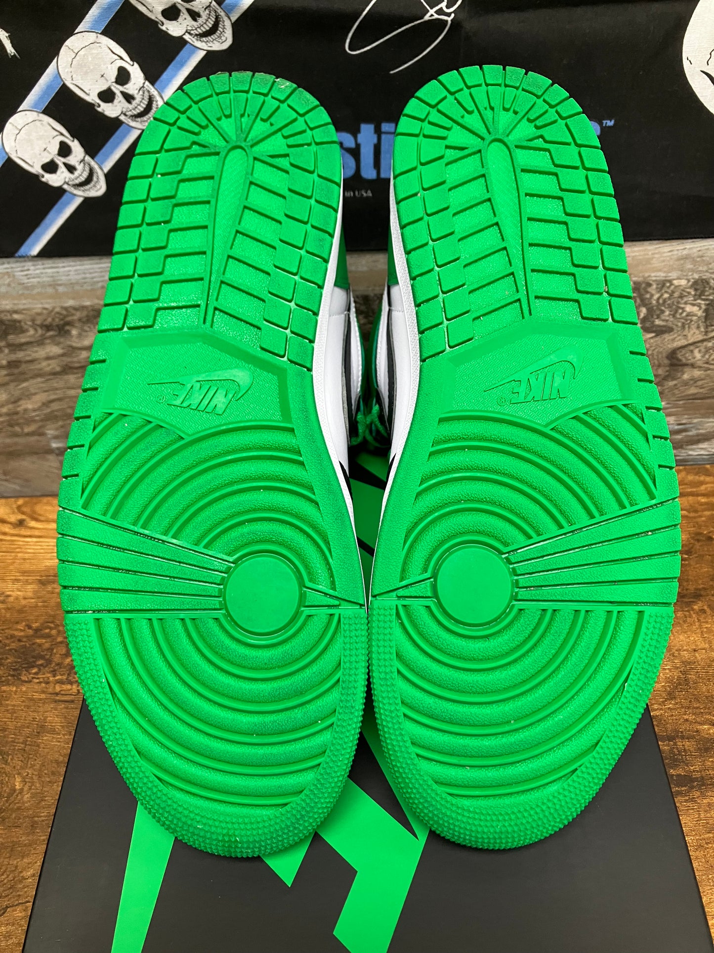 10.5-Jordan 1 Retro High OG Lucky Green