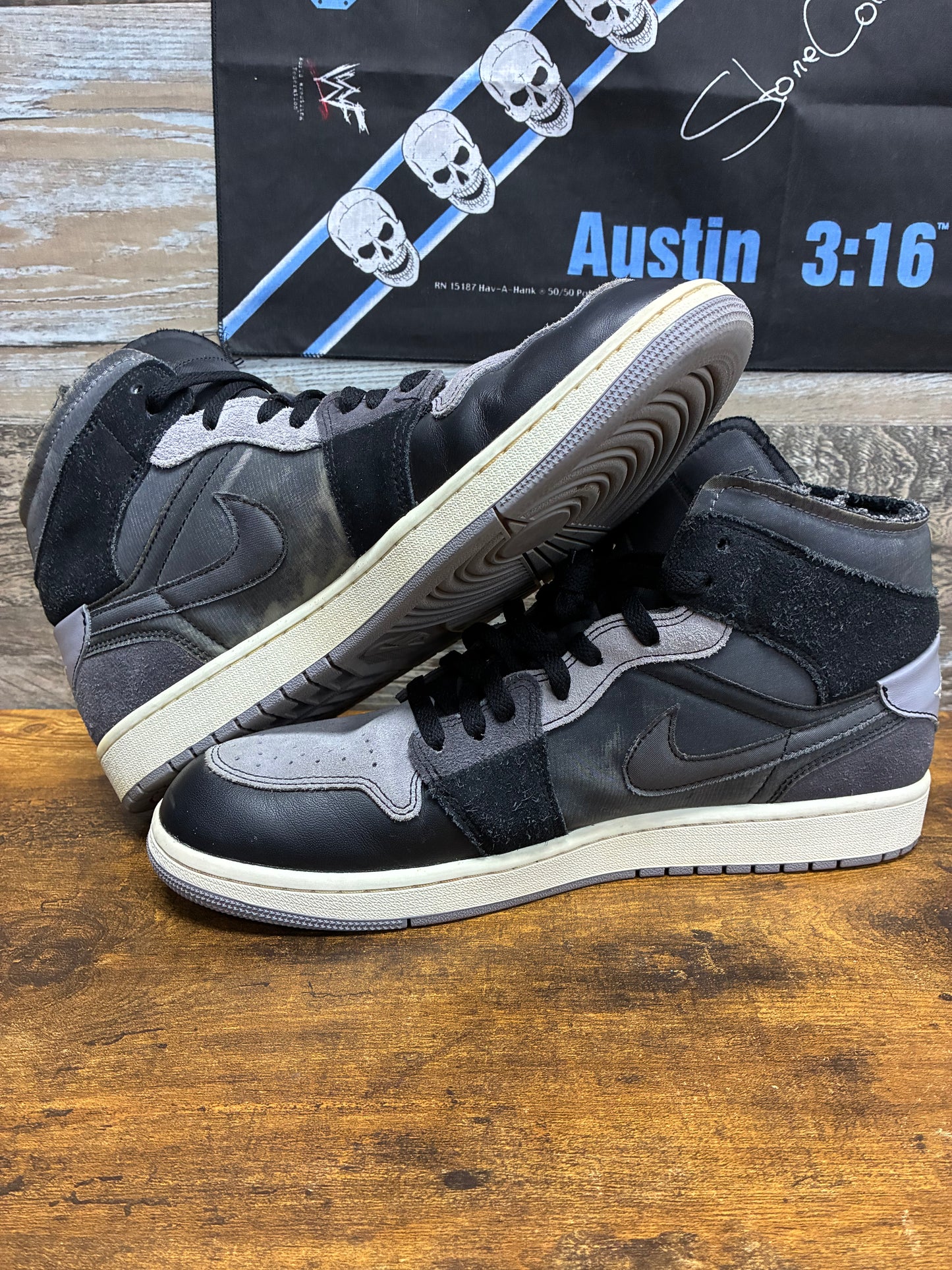 12-Jordan 1 Mid Craft Inside Out Black