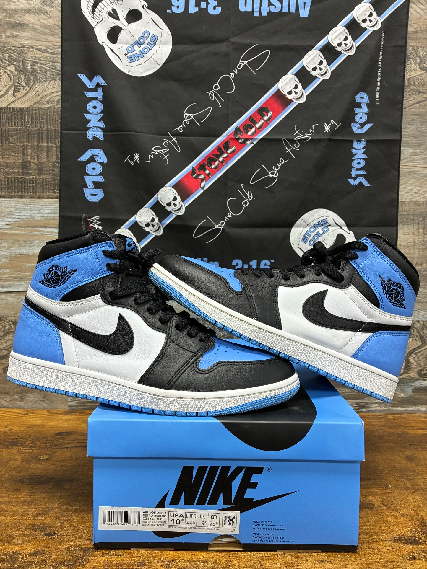 10.5 - Air Jordan 1 High UNC Toe