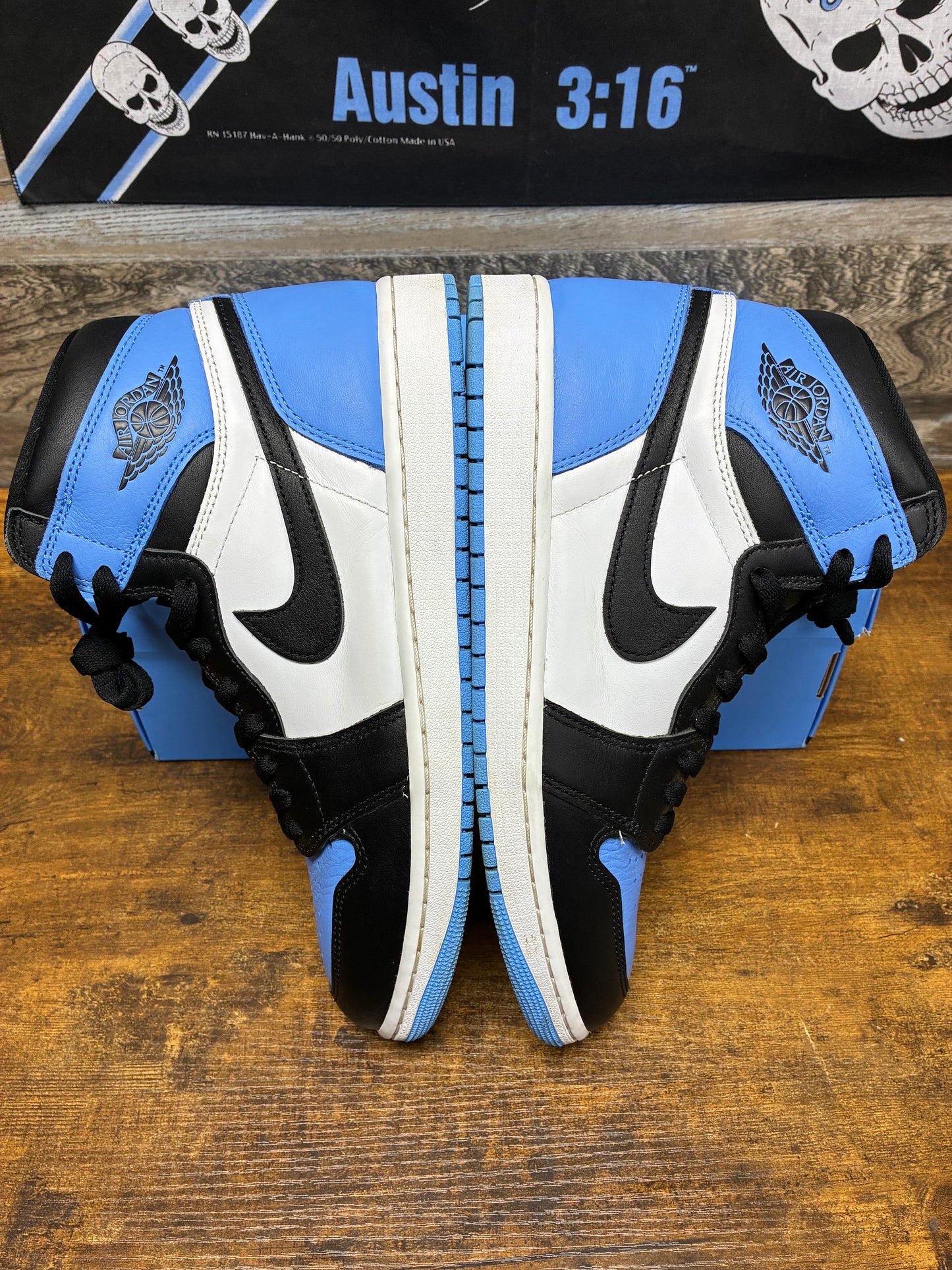 10.5 - Air Jordan 1 High UNC Toe