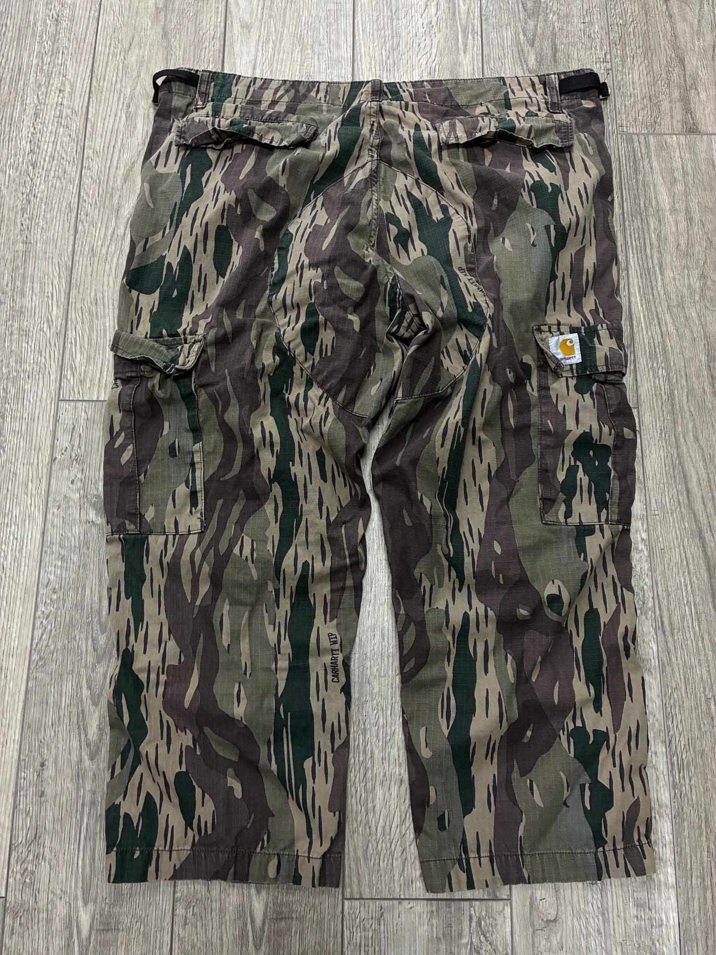 38 - Carhartt WIP Tiger Stripe Camo Cargo Pants
