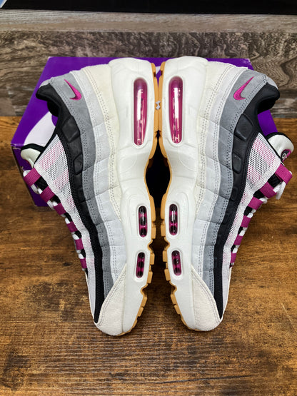 10 - Nike SB x Air Max 95 Cactus Flower