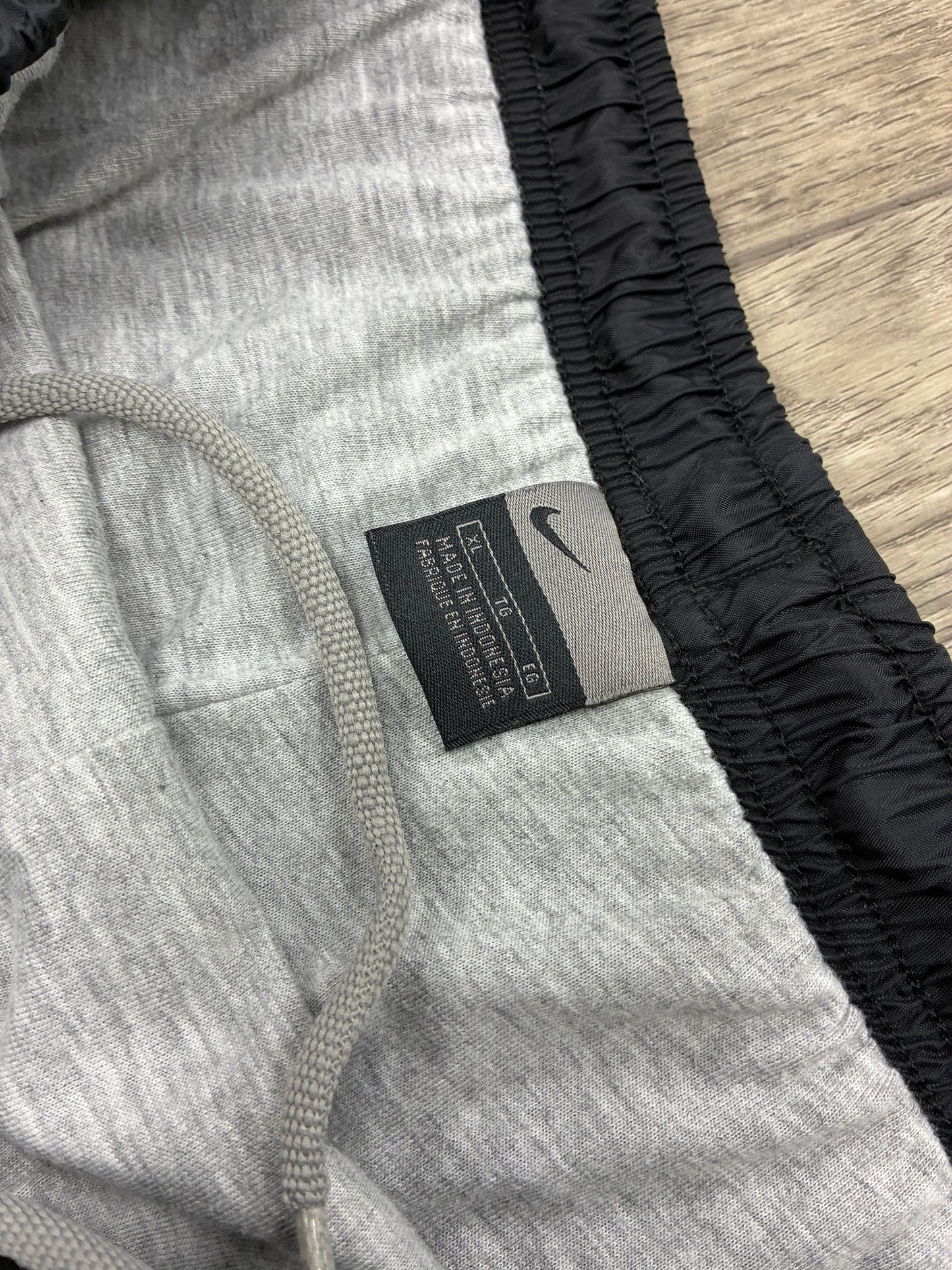XL - Vintage Nike Lined Nylon Track pants