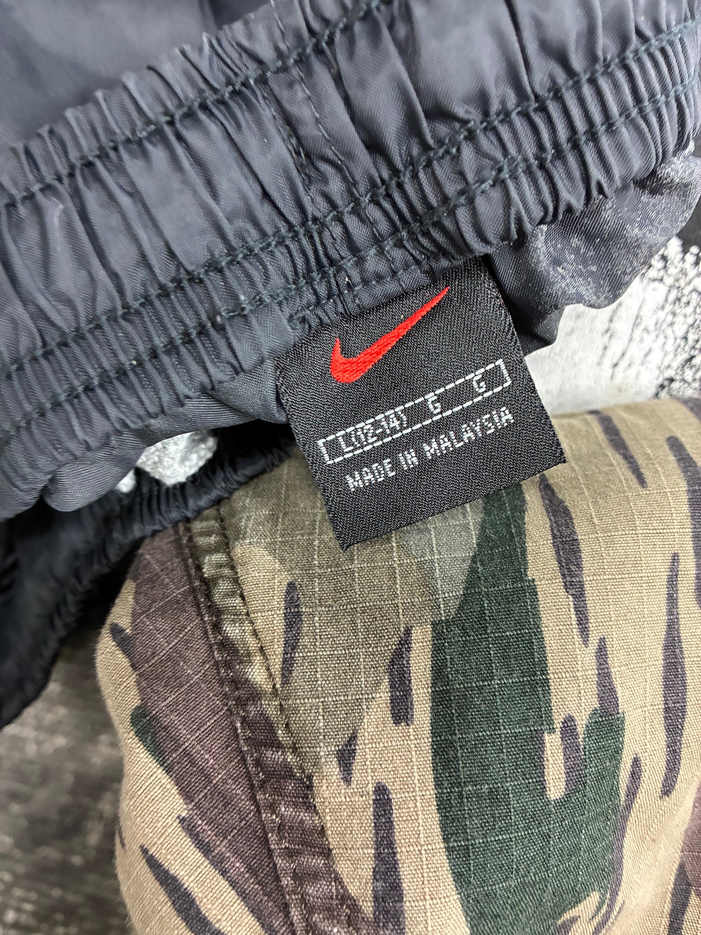 L - Nike Black Nylon Track Pants