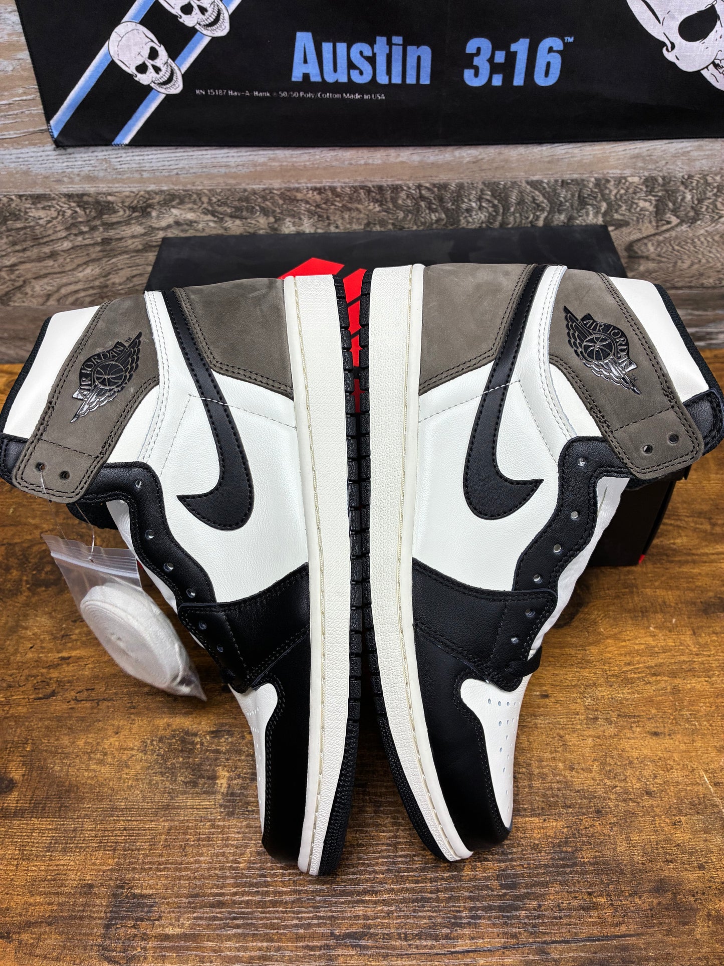 10.5 - Air Jordan 1 High Mocha