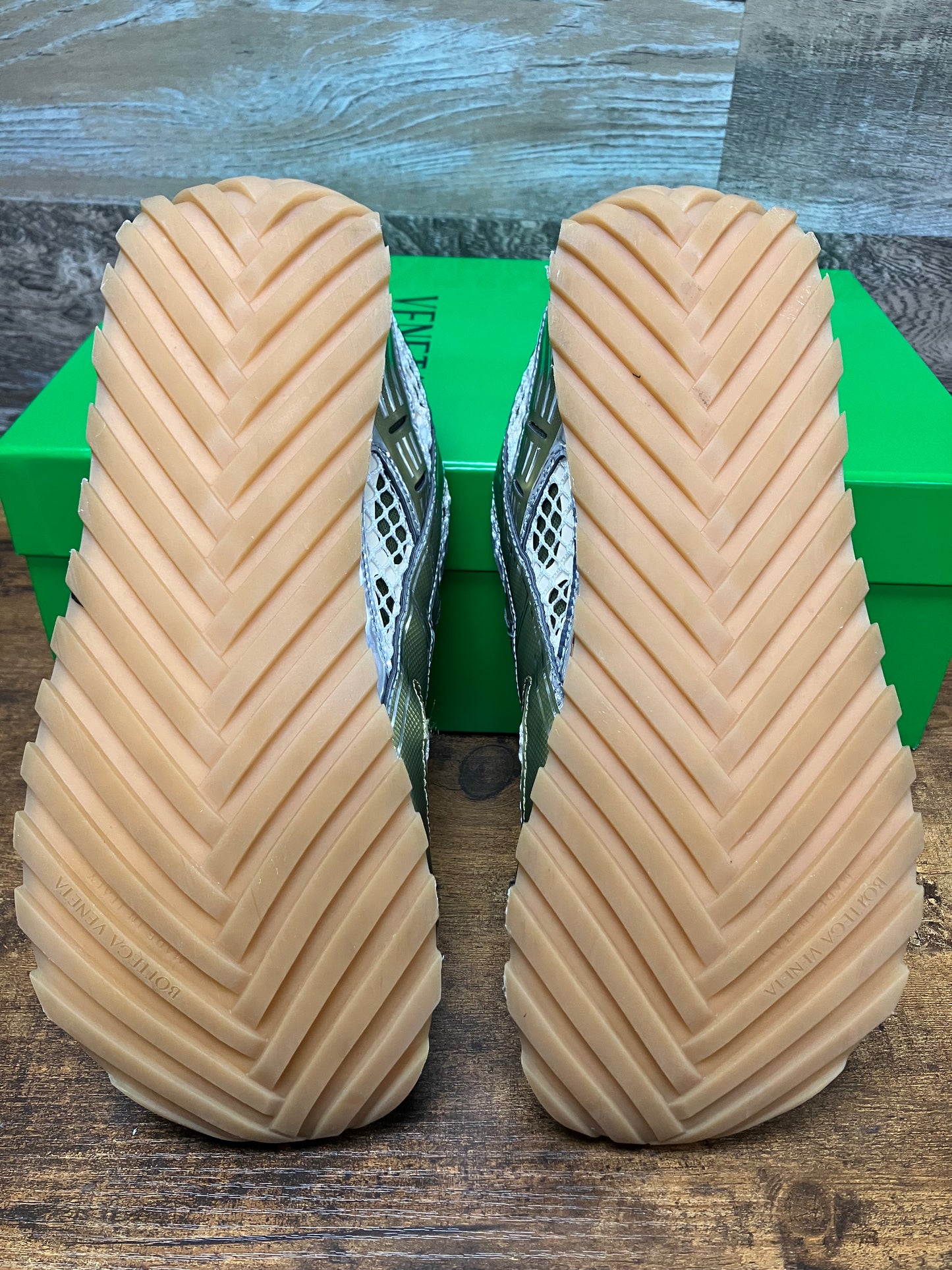 44-Bottega Veneta Orbit Sneaker Mud White