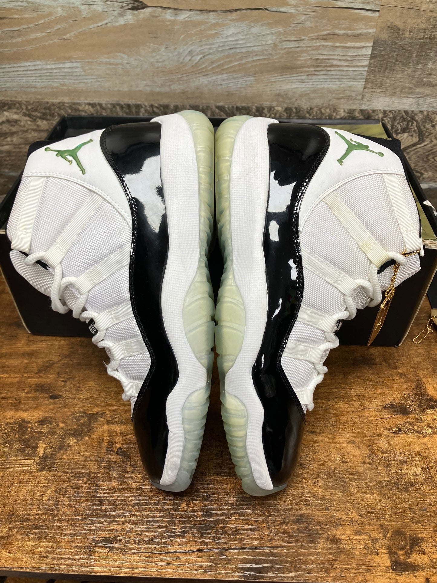 10-Air Jordan 11 Concord DMP