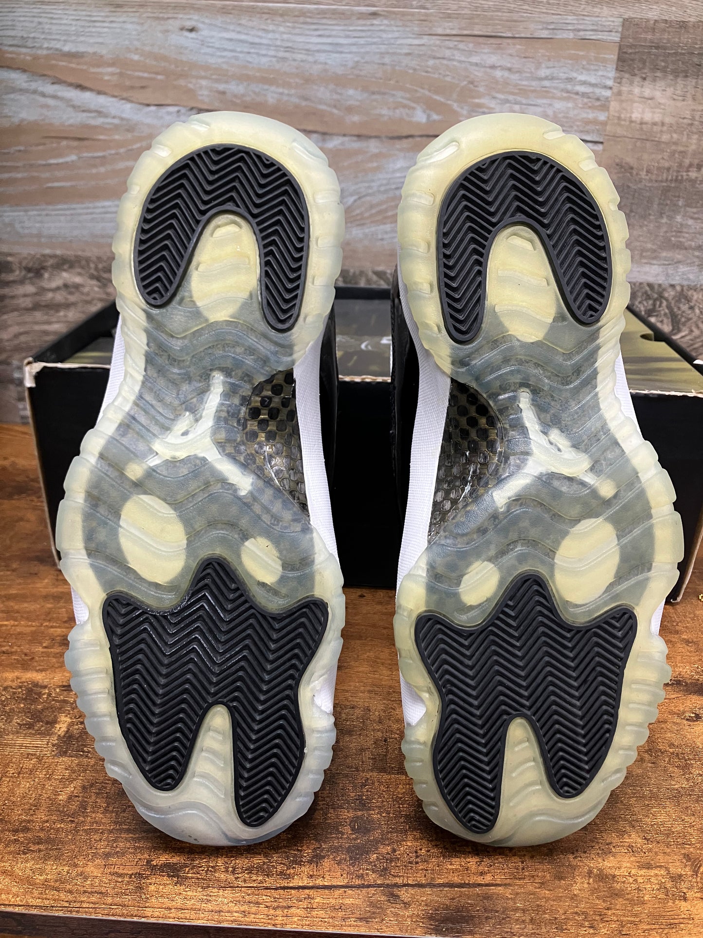 10-Air Jordan 11 Concord DMP