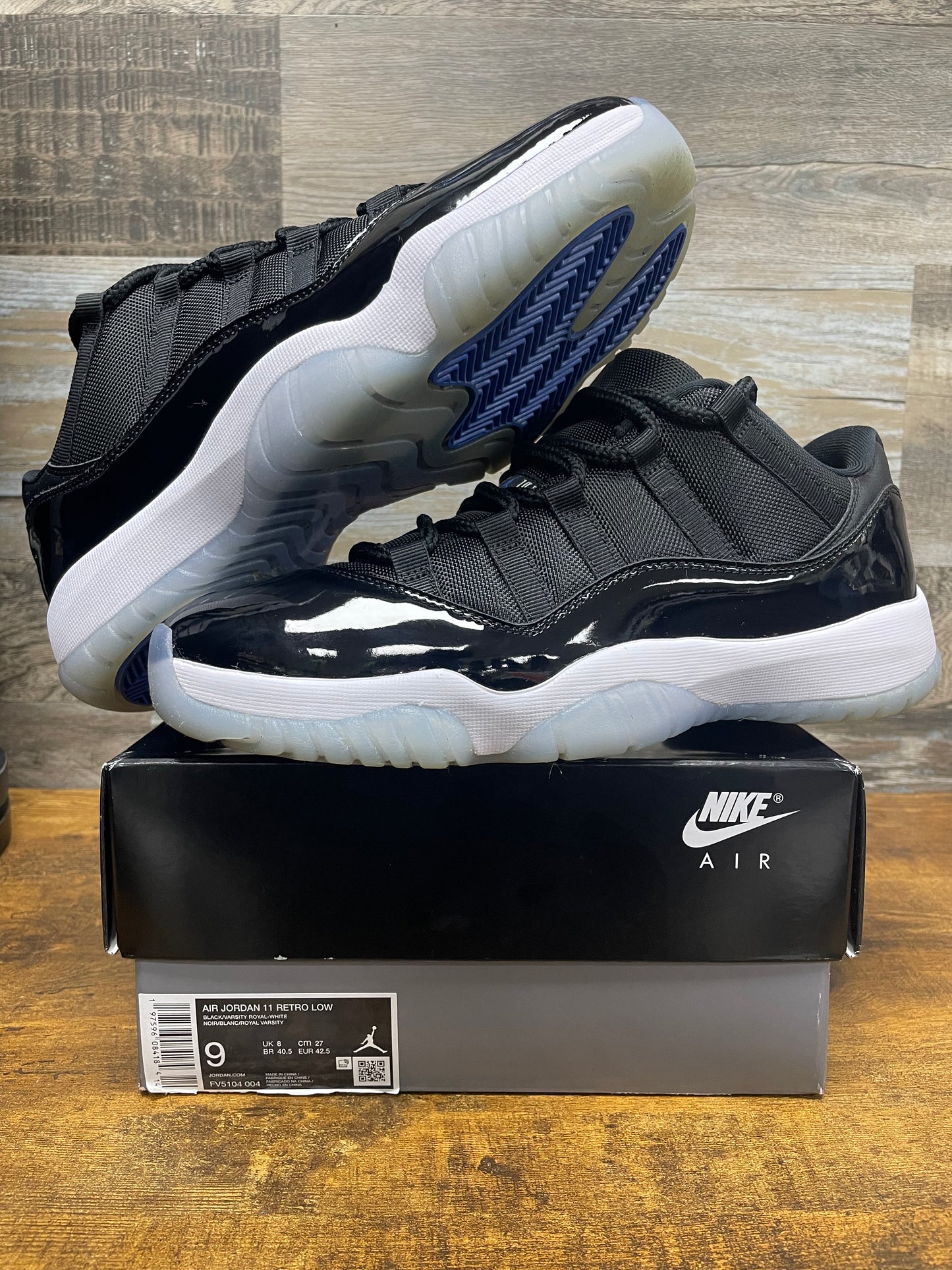 Jordan 11 Retro Low Space Jam Size 9