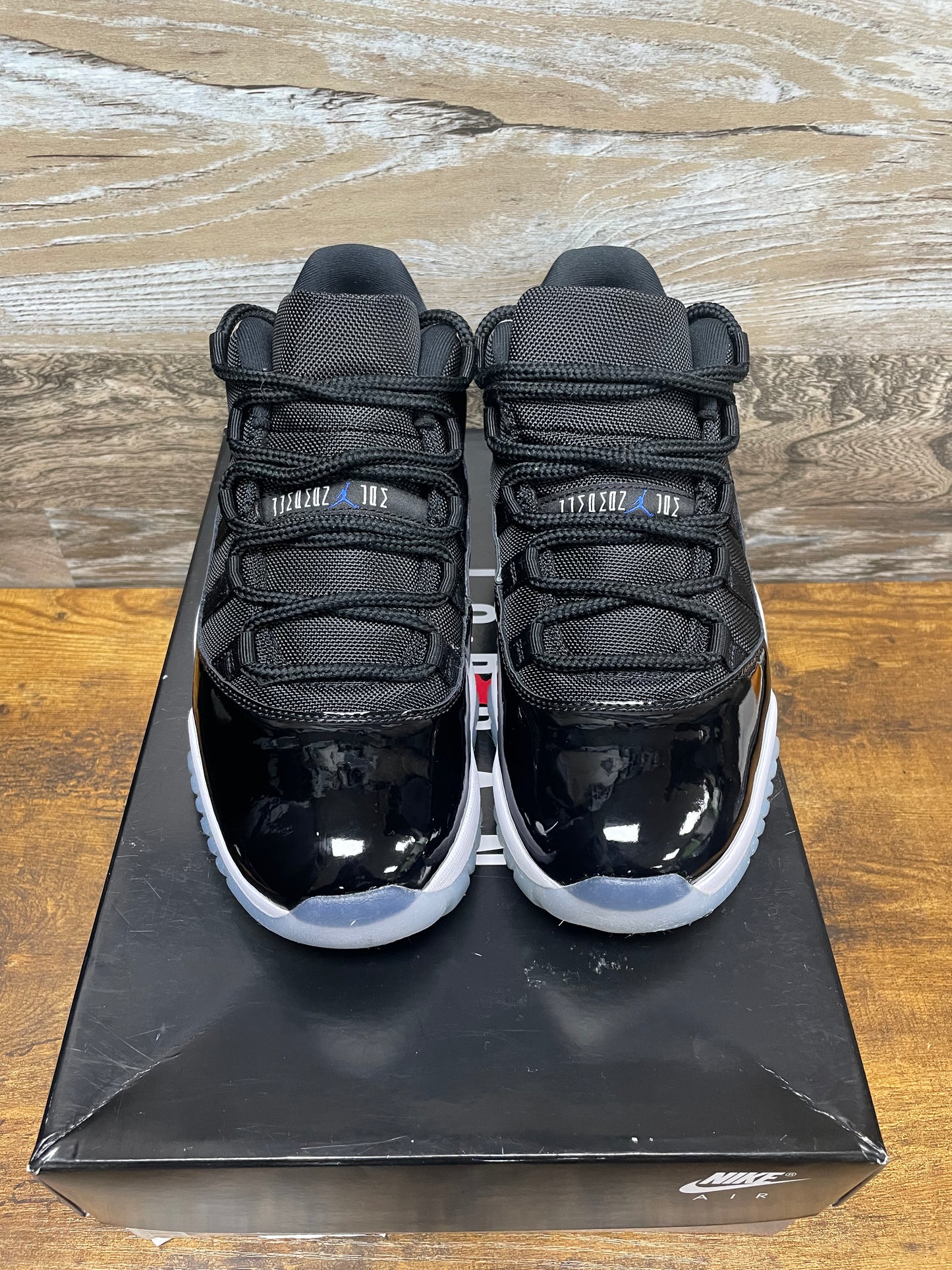 Jordan 11 Retro Low Space Jam Size 9