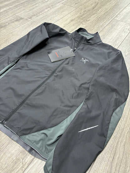S - Arc’teryx Grey/Black Darter Jacket