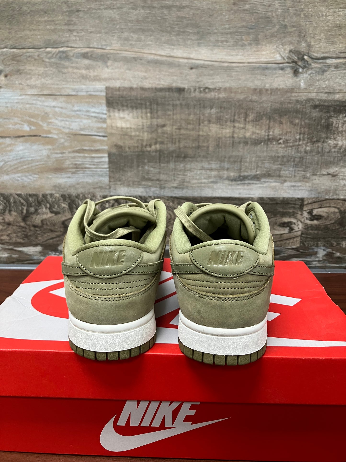 Nike Dunk Low Olive 7.5w