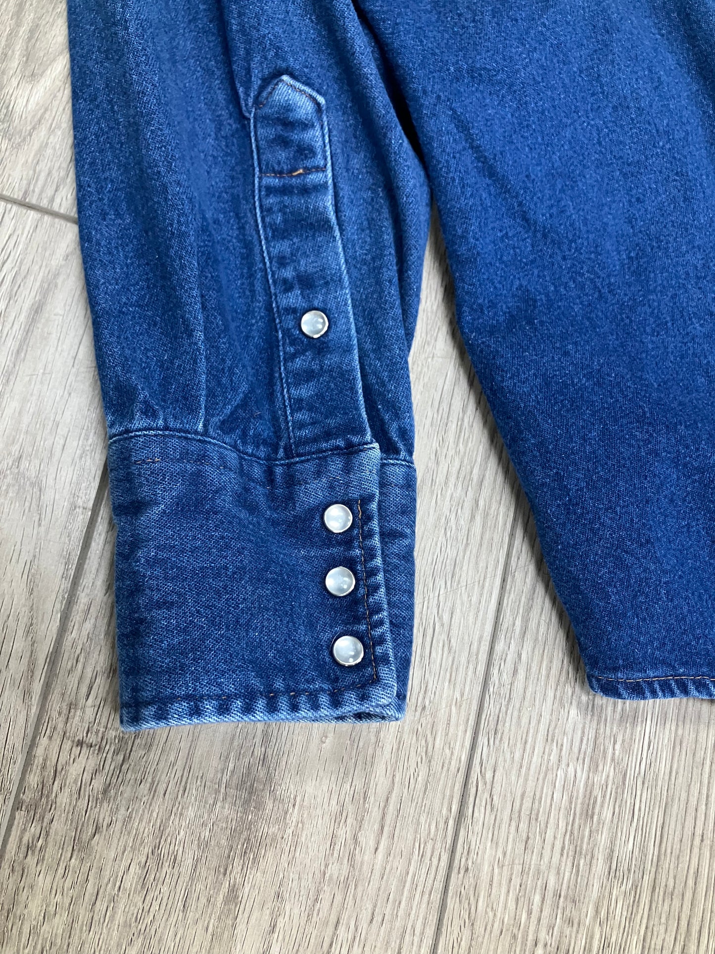 Vintage 90s Carhartt Denim Pearl Snap Shirt Rugged Outdoor Wear Blue Size Medium