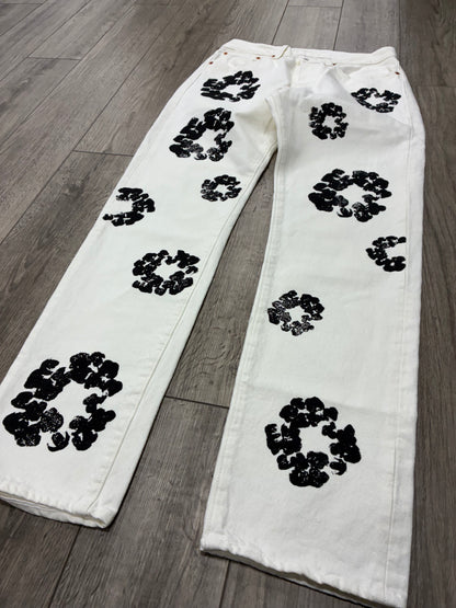 32 - Denim Tears Levi’s 501 White Cotton Wreath Jeans