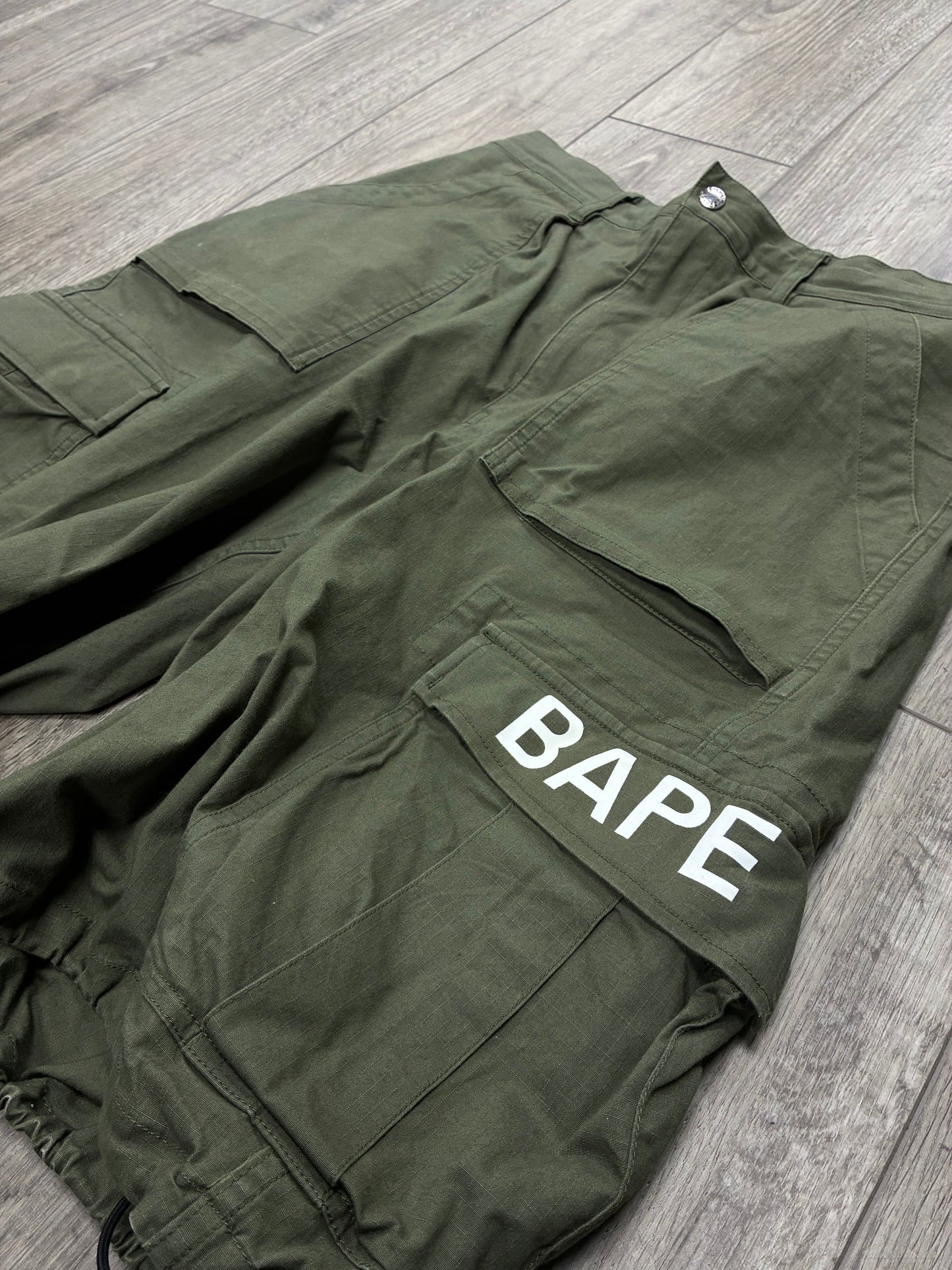 L - Bape 6 Pocket Wide Fit Dark Green Cargo Shorts