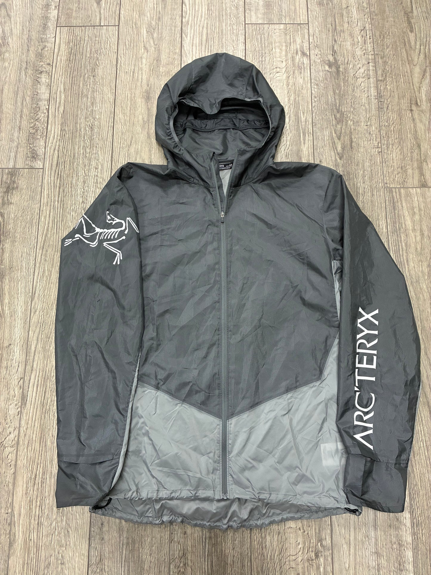 L- Arc’teryx Norvan Windshell Zip Up Jacket
