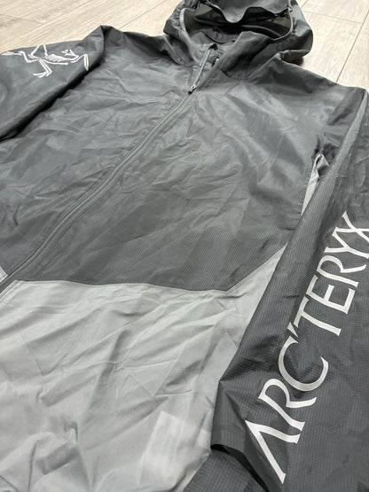 L- Arc’teryx Norvan Windshell Zip Up Jacket