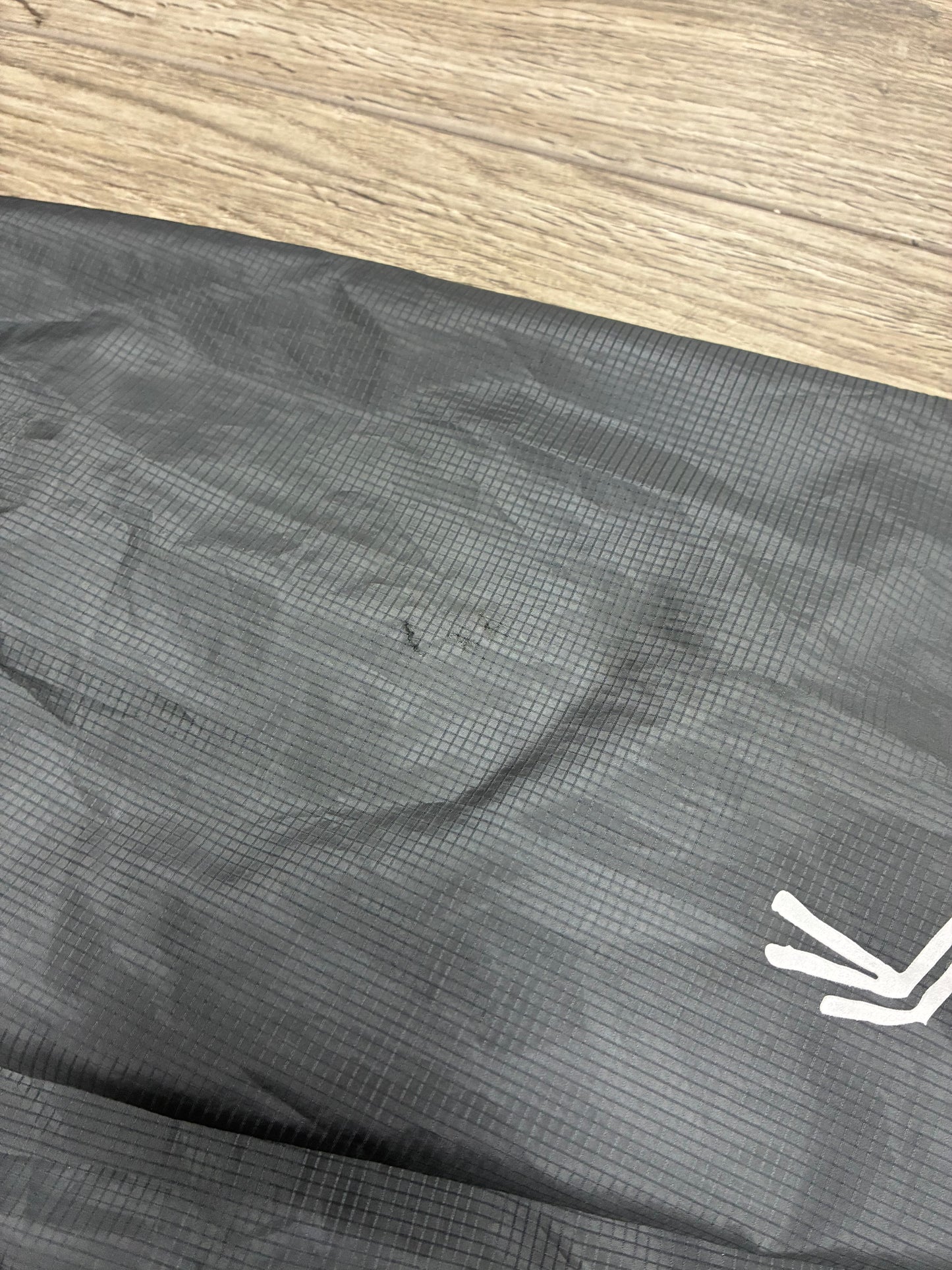 L- Arc’teryx Norvan Windshell Zip Up Jacket