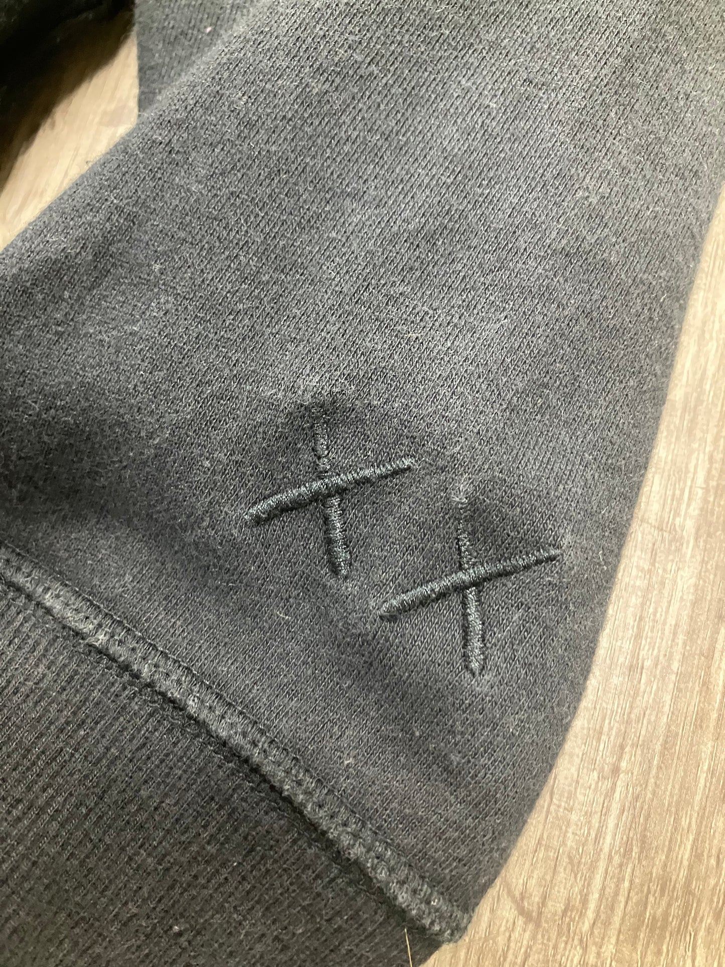 L-Kaws Uniqlo Peanuts Snoopy Crewneck