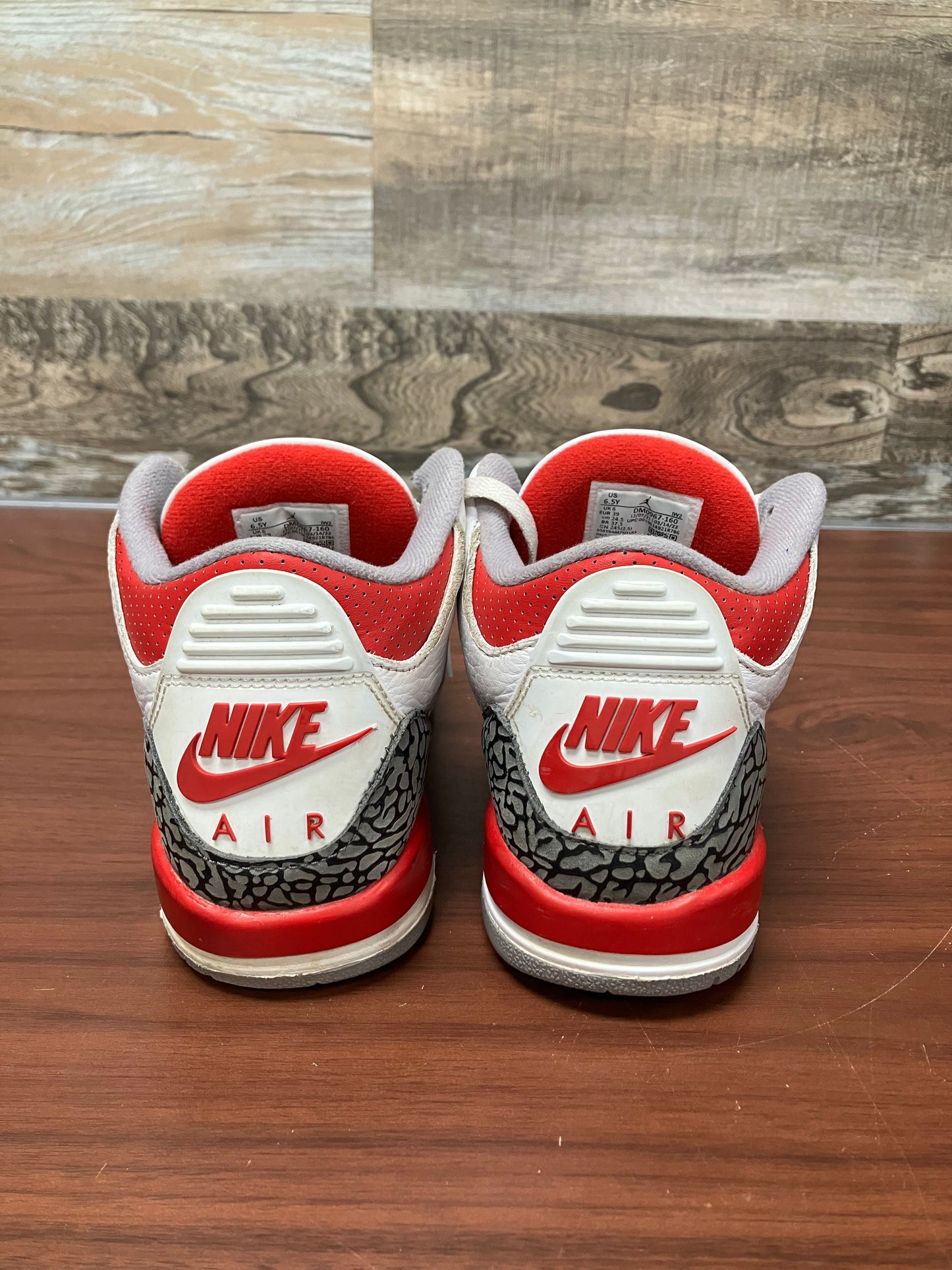 Air Jordan 3 Fire Red 6.5 Y