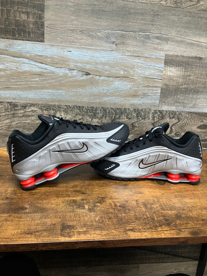 11-Nike Shox R4 black metallic