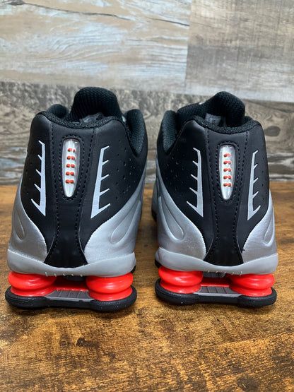 11-Nike Shox R4 black metallic