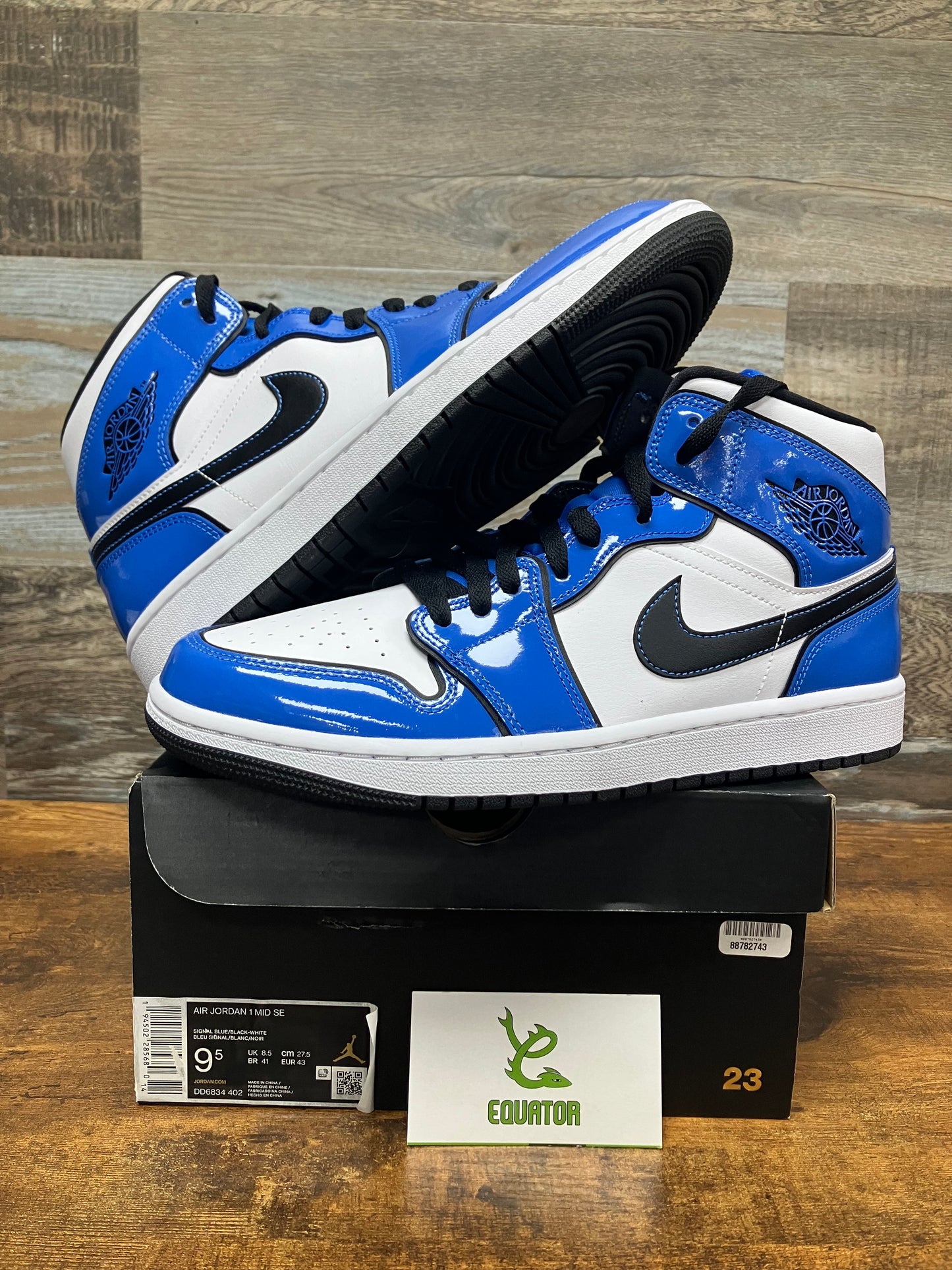 Jordan 1 Mid SE Signal Blue Size 9.5