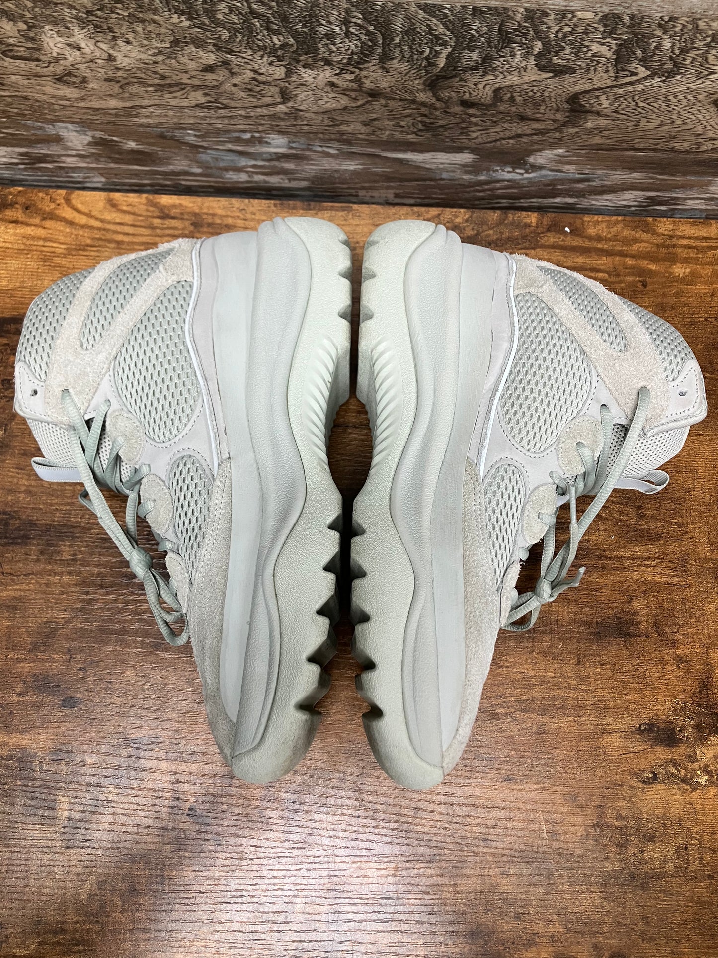 9.5-Yeezy Desert Boot Salt 2019