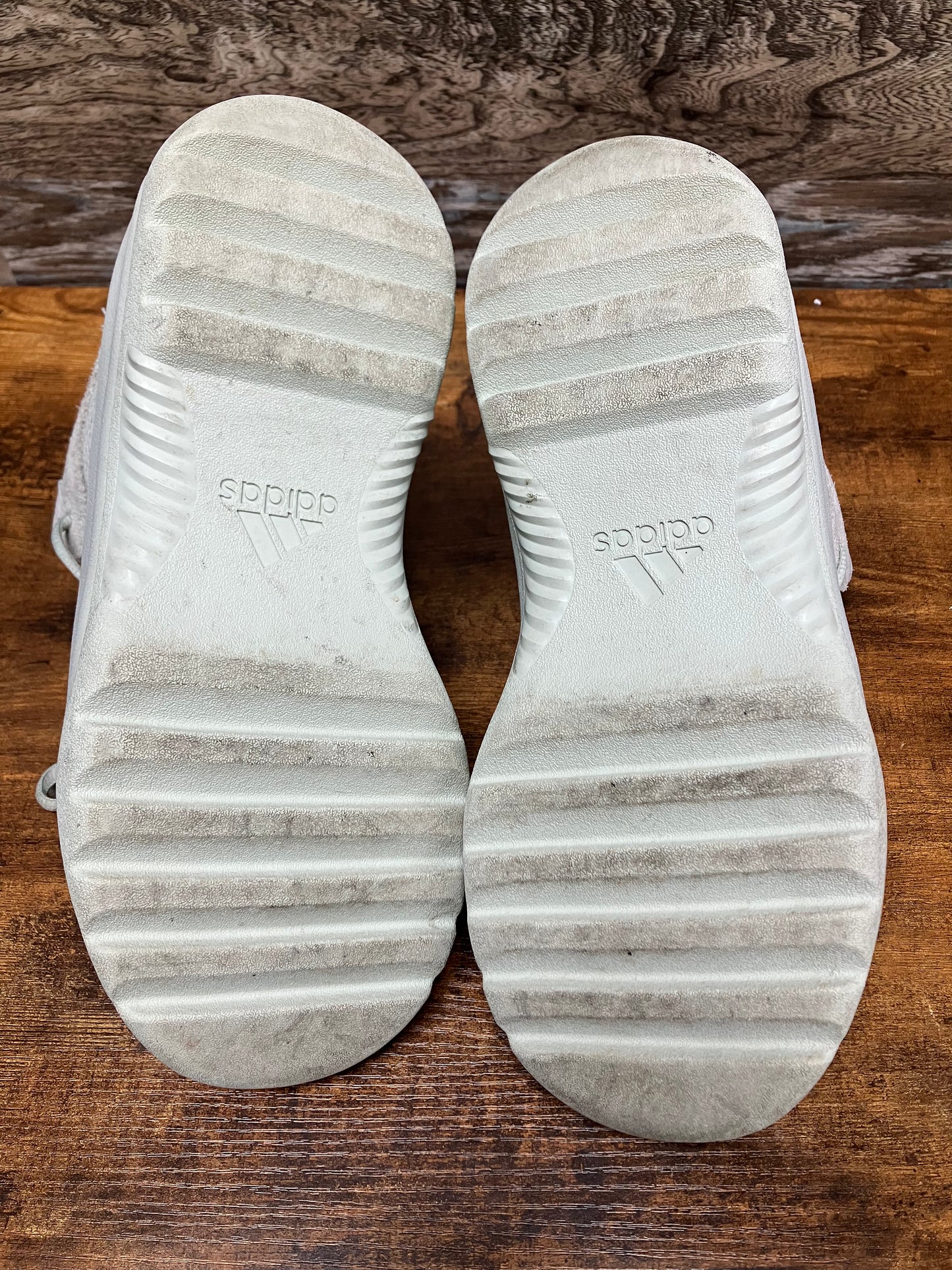 9.5-Yeezy Desert Boot Salt 2019