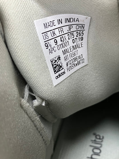 9.5-Yeezy Desert Boot Salt 2019