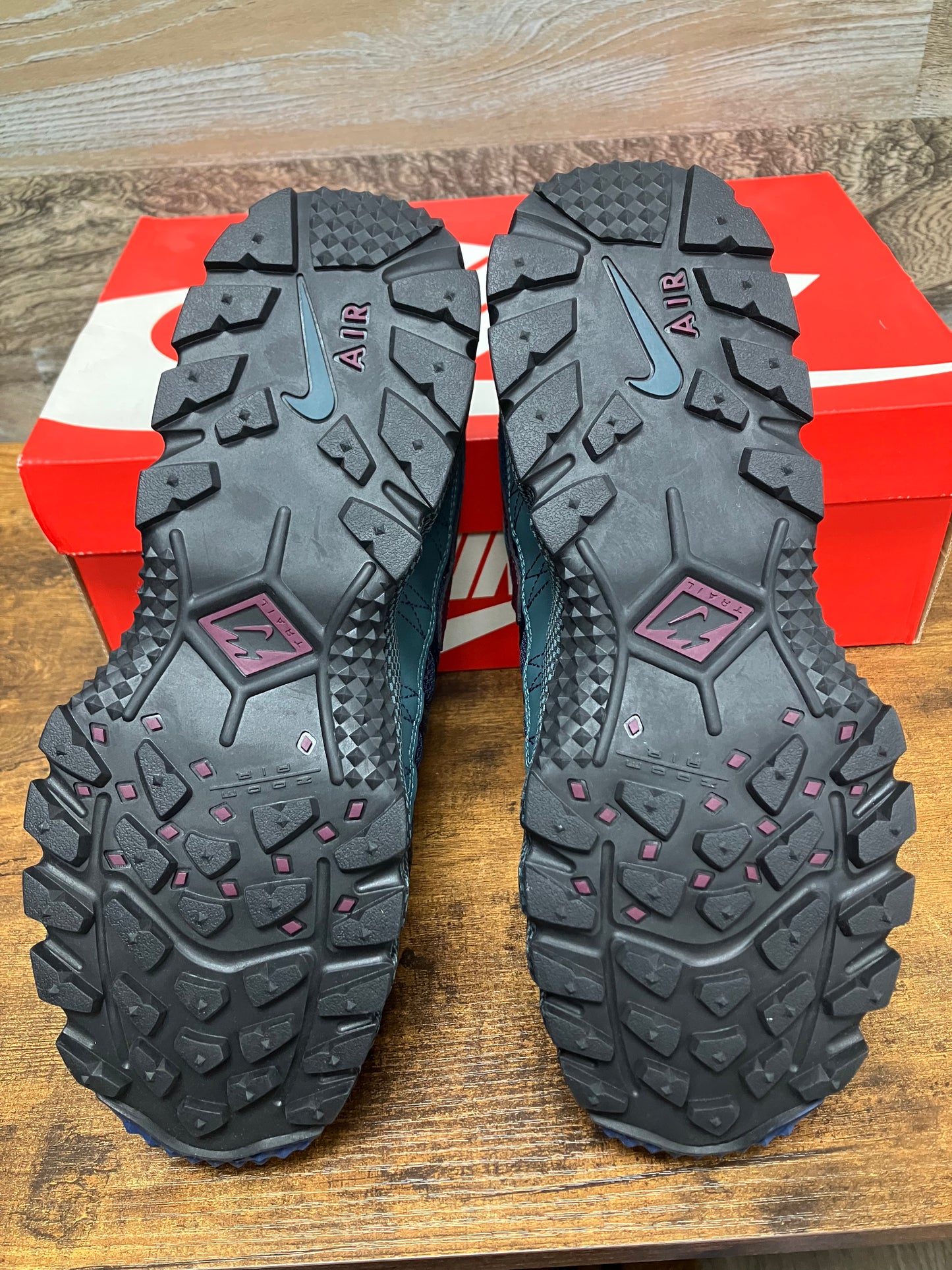 10.5-Nike Air Humara Faded Spruce