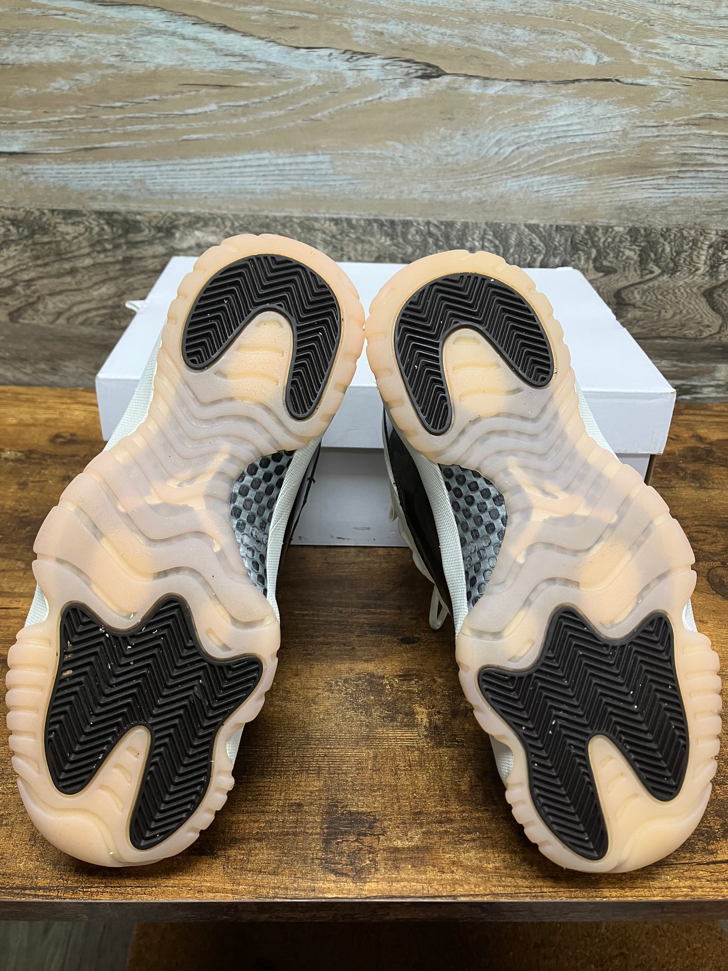 8.5-Air Jordan 11 Neapolitan
